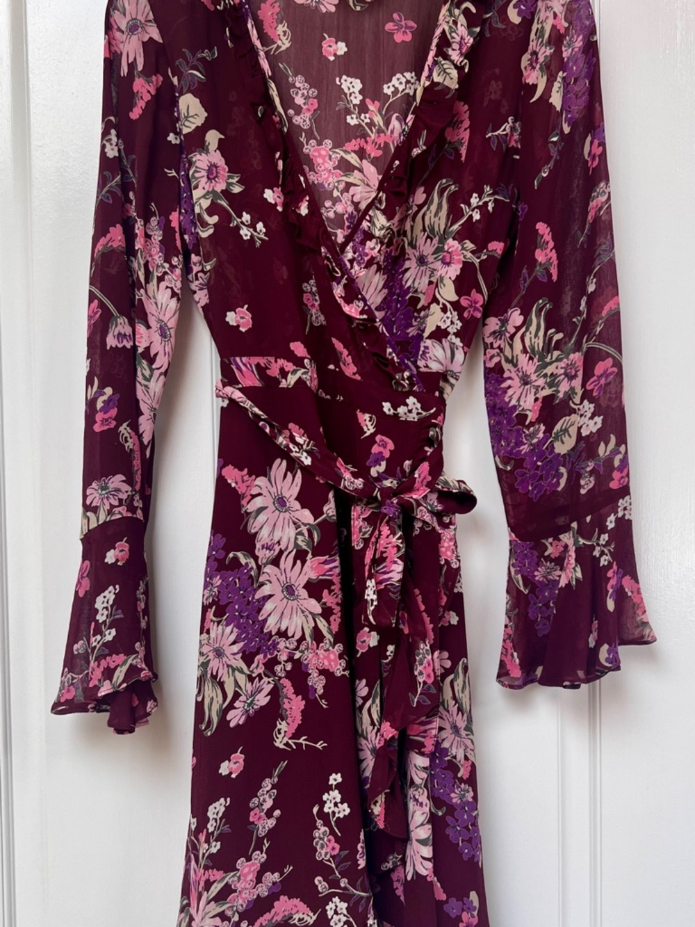 Sophisticated & Feminine Floral Mini Wrap Dress